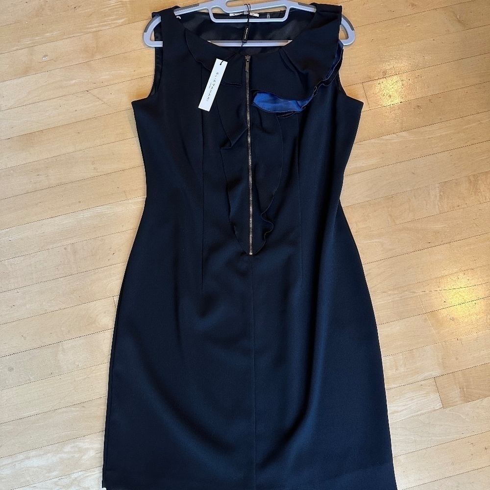 NEW Elie Tahari Black cocktail dress, ruffle collar, 8. CB2031